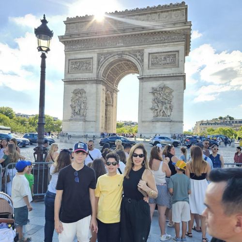 Motorista bilíngue à disposição para transfer e passeios sob medida por Paris.
