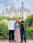 Combine seu transfer com um passeio fotográfico por Paris e registre lembranças únicas.